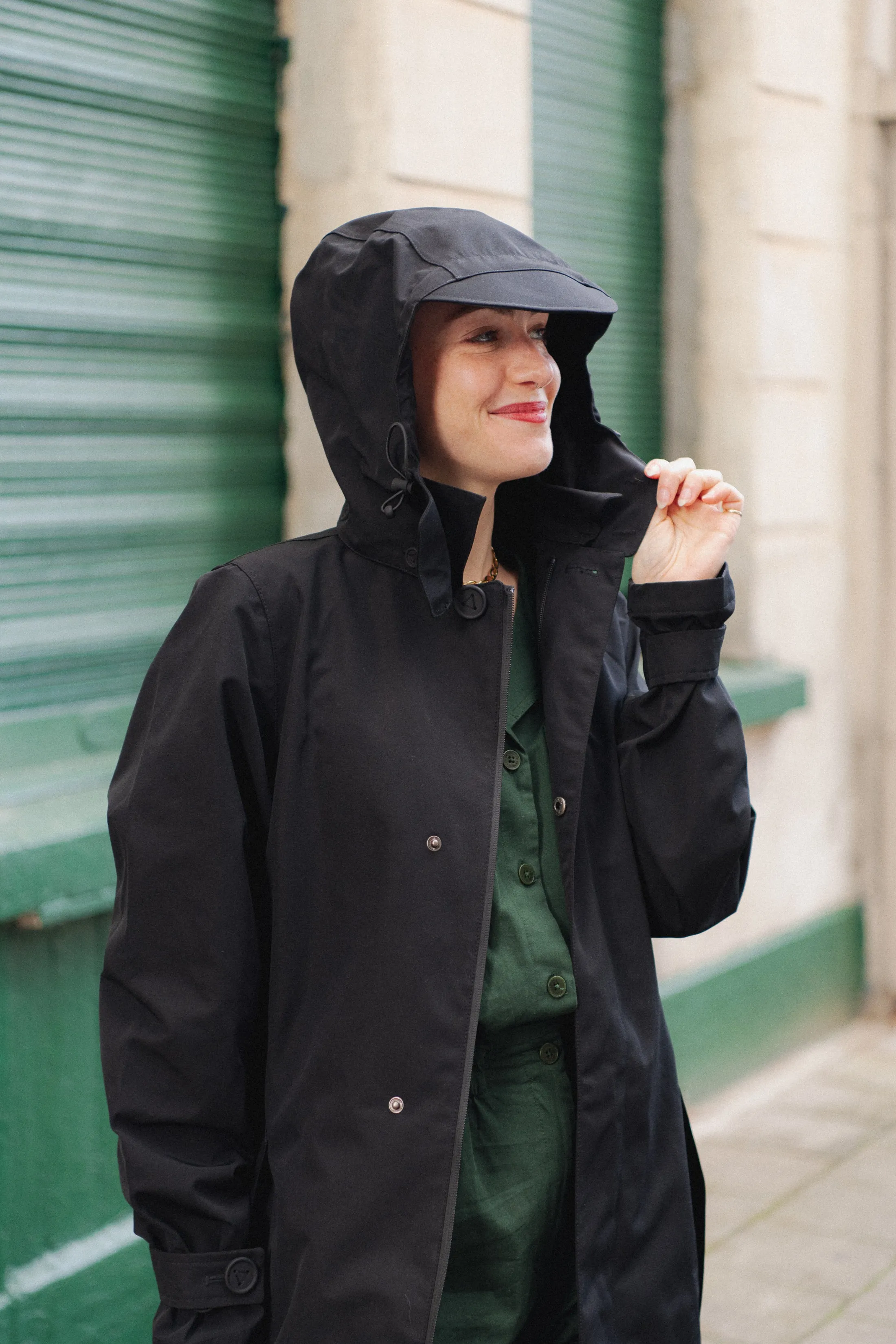 LAST ONE in L - Maium Mac Rain Coat or Poncho - Black