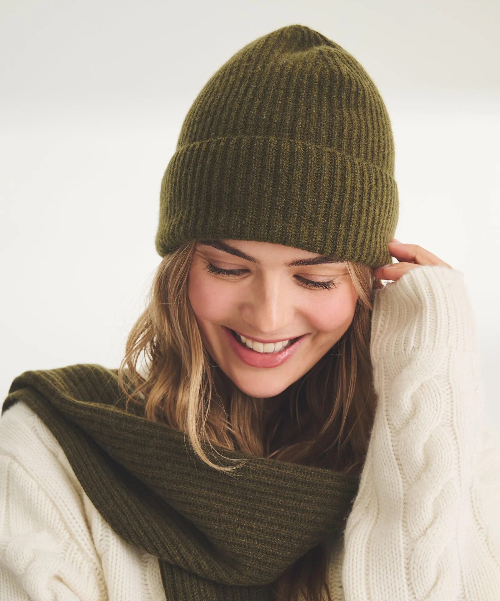 Signature Cashmere Ribbed Beanie